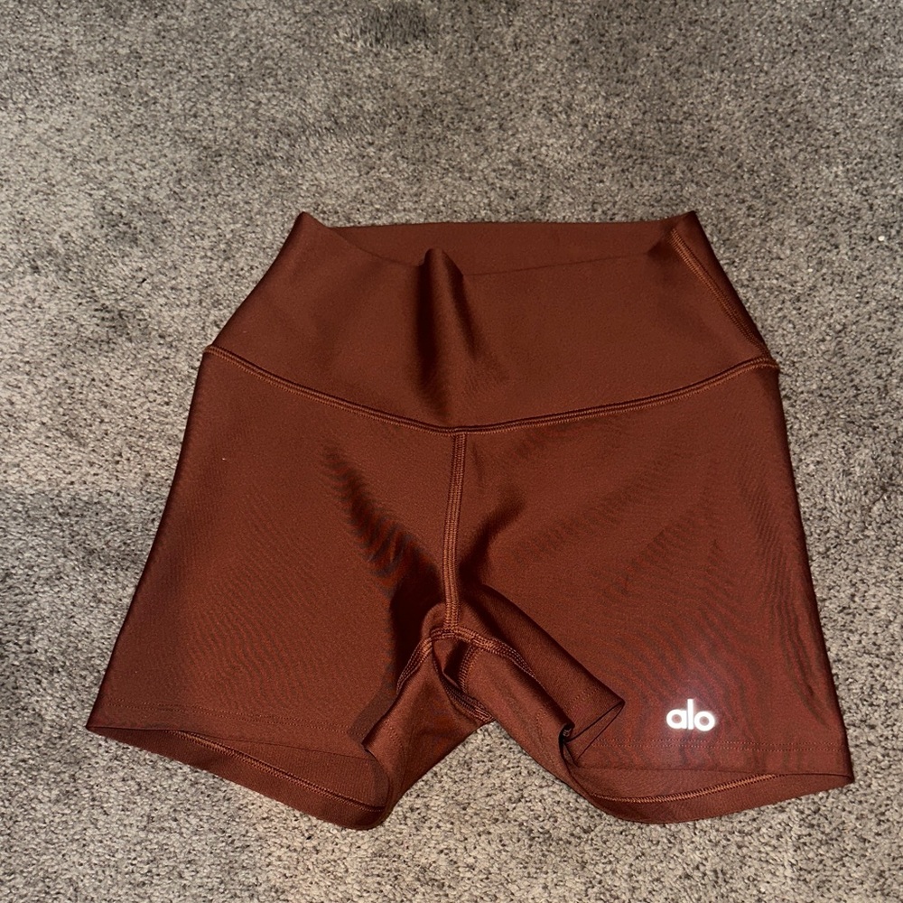 ALO Yoga Women's High-Waist caramel Brown Bike Shorts